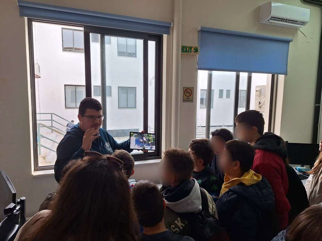Επίσκεψη μαθητών από το 8ο Δημοτικό Σχολείο της Άρτας